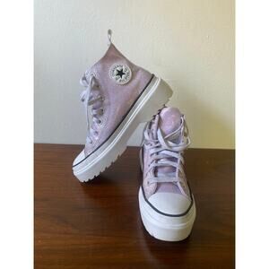 Converse Kids Size  Chuck Taylor All Star Lugged High Top Vapor Violet/White SZ4